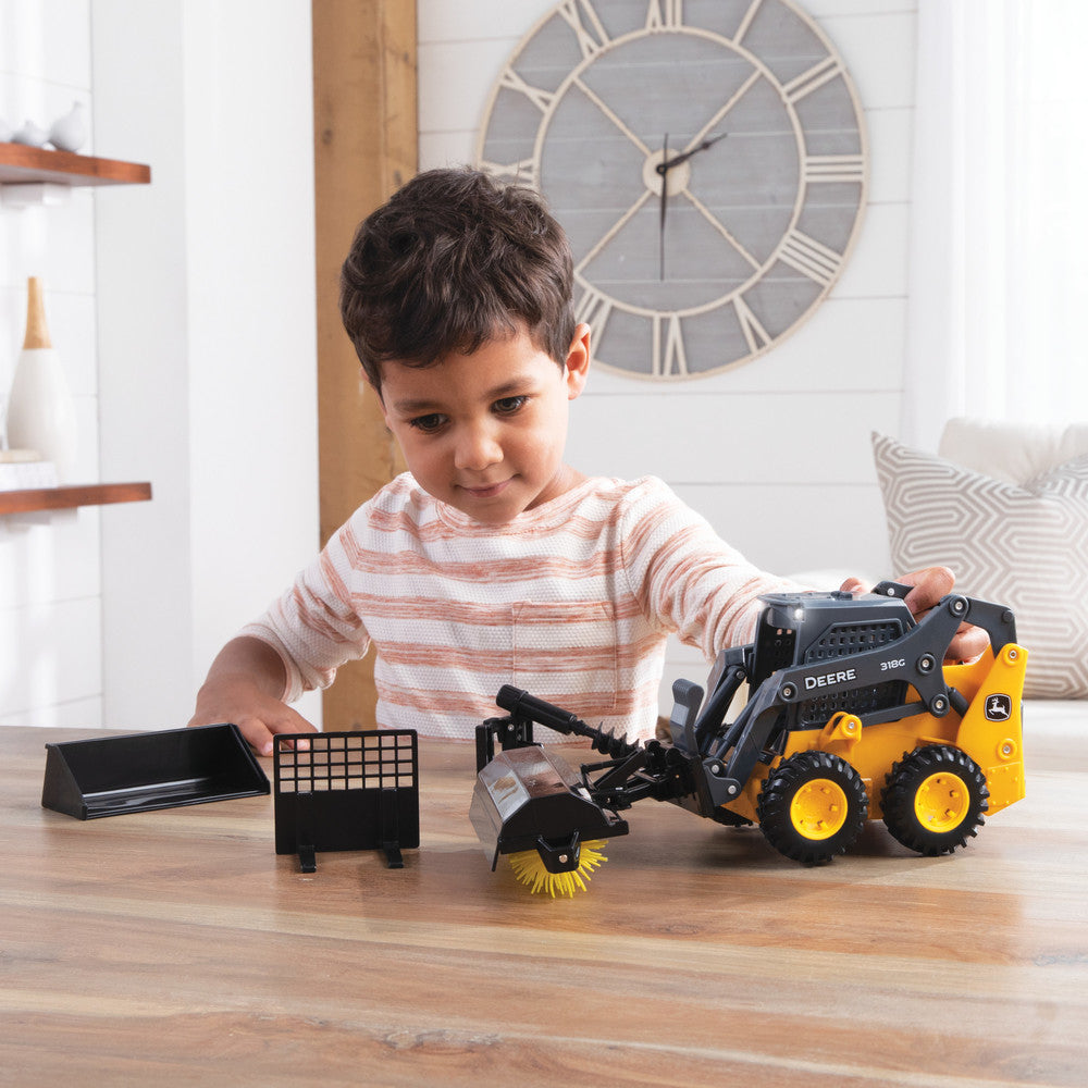 1:16 John Deere Big Farm 318G Skid Steer Set Toy