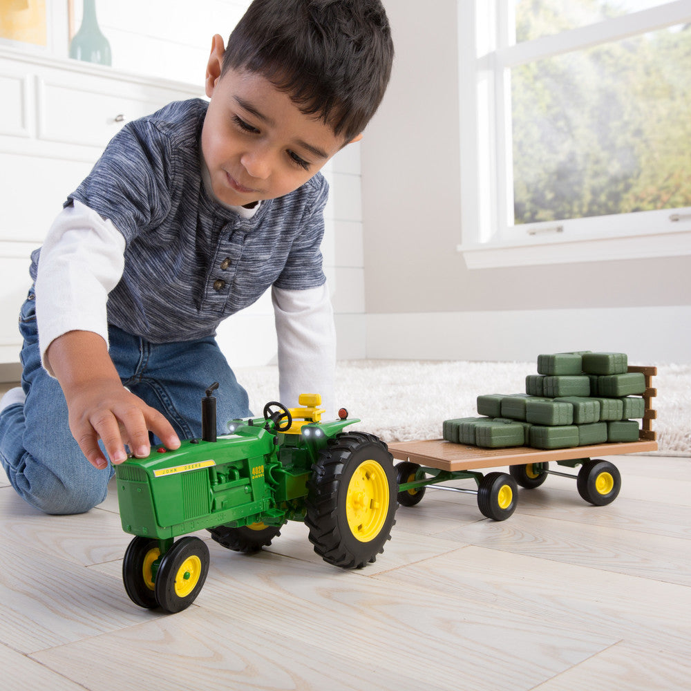 1:16 Big Farm 4020 Tractor with Hay Wagon With Hay Bales Replica Toy