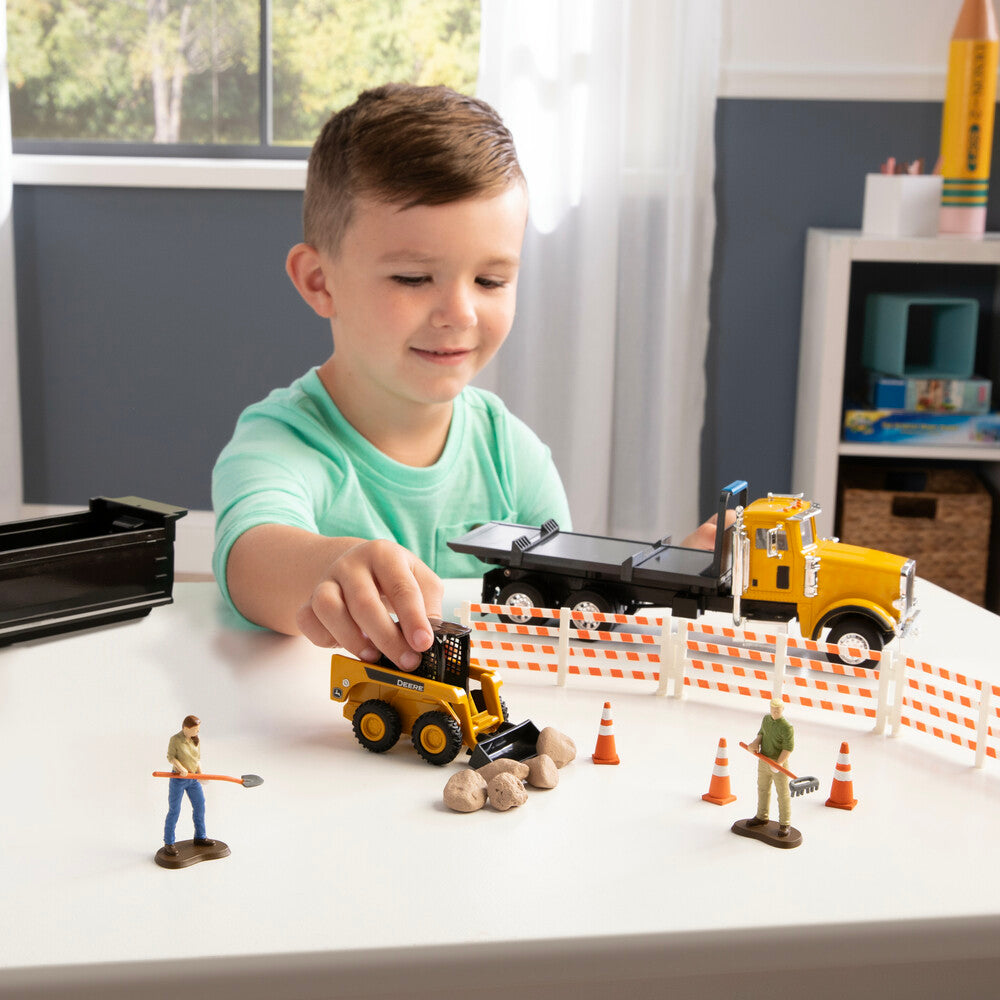 1:32 John Deere Construction Switch N Load Toy Set