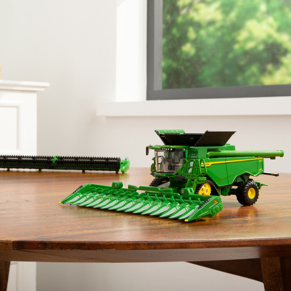 1:64 John Deere X9 1100 Tracked Combine Harvester Prestige Collection Replica Toy - RDO Equipment