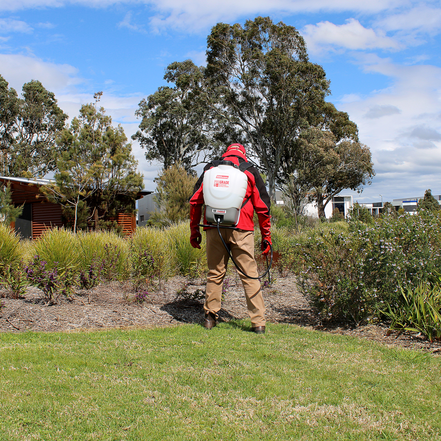 Silvan 15L ProGrade Professional Backpack Sprayer - RDO Equipment
